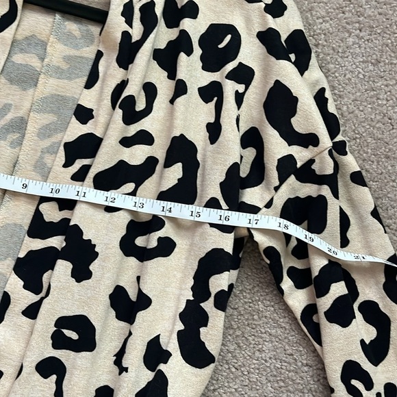 “Cozy: Animal Print Cardigan Sweater size small” - Picture 6 of 7